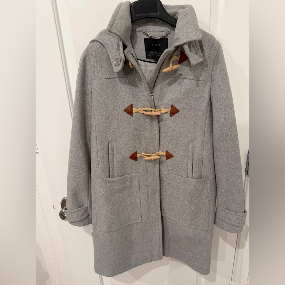 J.CREW WOOL MELTON
TOGGLE COAT HTHR LIGHT GREY SIZE 8 GREAT CONDITION - Picture 4 of 11